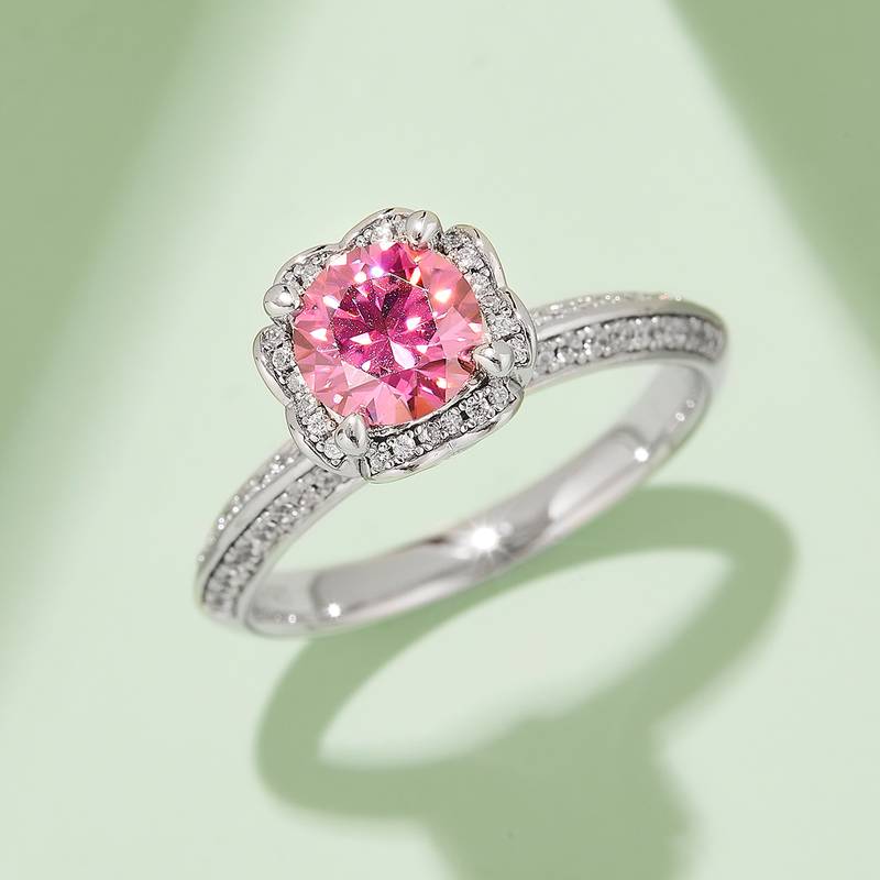 直臂豪镶爱心手捧花S925银镀白金MoissaniteWomen's Ring1ctD级